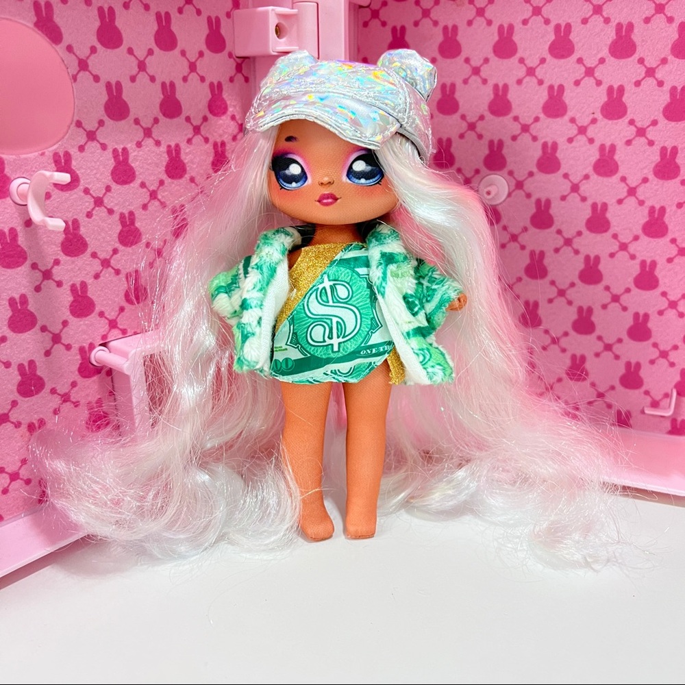 Na Na Na “ARI PRISM” Doll 7.5”